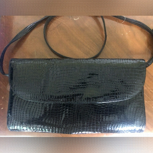 NATURALIZER vintage patent crossbody purse